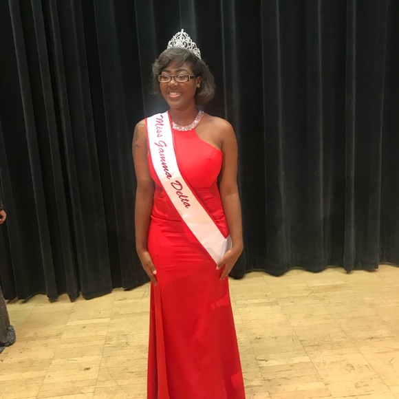 Red Homecoming Dress (wore in a Pageant ) - Picture 1 of 3